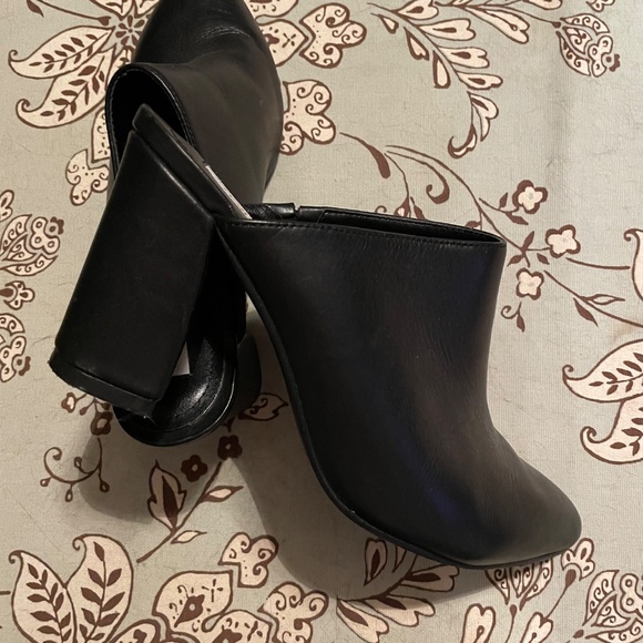 Steve Madden shoes - Picture 2 of 3